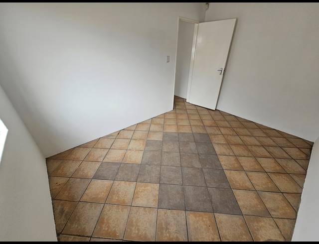 264M² FACTORY TO LET IN ANDERBOLT